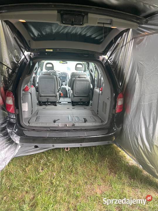 Kamper wielki wóz połykający odległości Grand Voyager Katowice