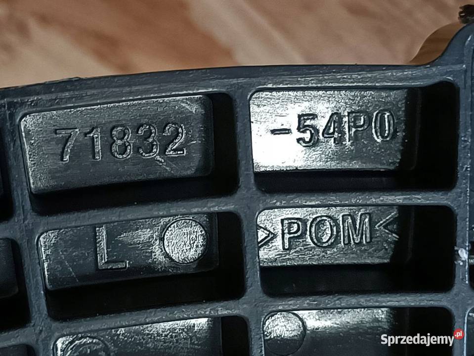 SUZUKI VITARA II 15 ŚLIZG MOCOWANIE ZDERZAKA Części samochodowe Pleszew sprzedam