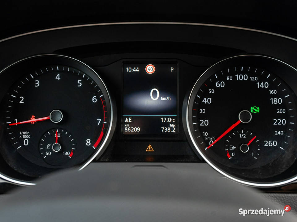 Volkswagen Passat WD4254T15 TSI Elegance DSG Passat Pępowo