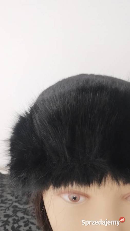 Czarna ciepła czapka imitacja futerka śląskie