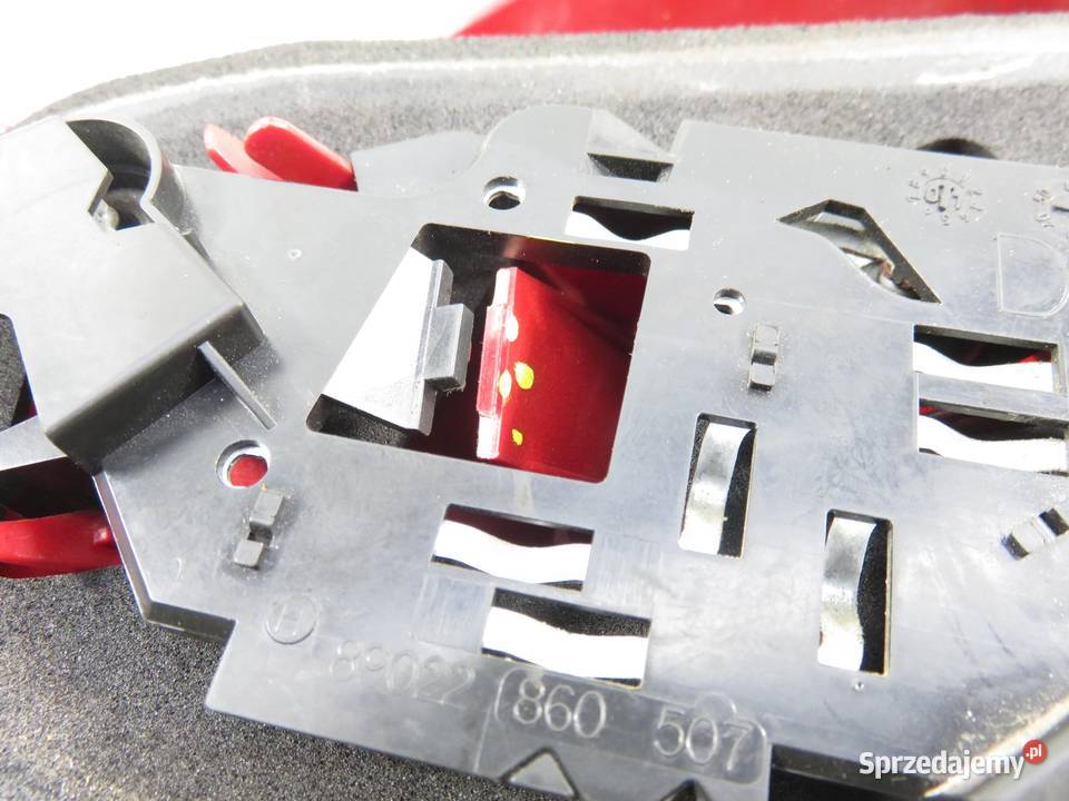 LAMPA PRAWA TYLNA PEUGEOT 307 3AC osobowe sprzedam