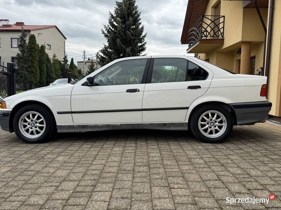 Bmw 320i brak rdzy cała w oryginale rarytas świętokrzyskie Ostrowiec Świętokrzyski