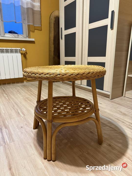 Stolik rattanowy z dolną półką Pozostałe