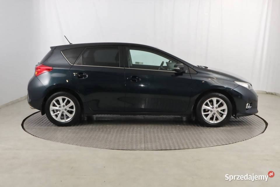 Toyota Auris 16 Valvematic relingi dachowe śląskie