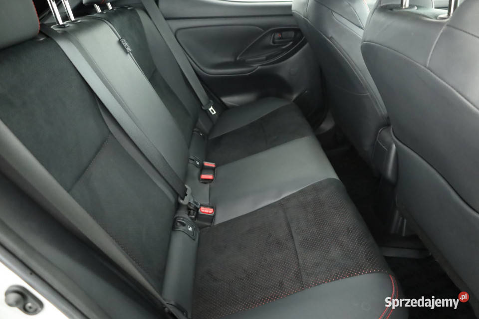 Toyota Yaris 15 VVTi Hybrid światła LED Piaseczno