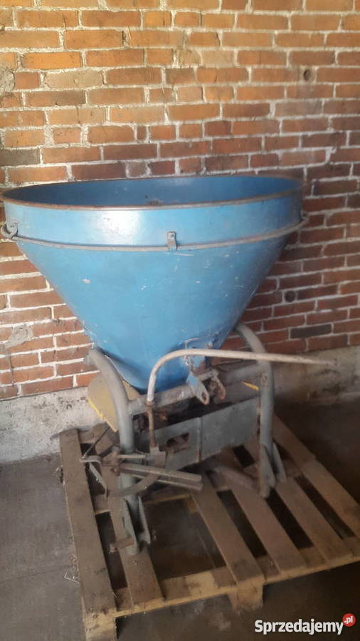 Rozsiewacz nawozu BAK nieuszkodzony Będków