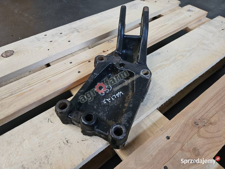 Uchwyt odciągu prawy Valtra C90 C150 C120 C130 Byków sprzedam