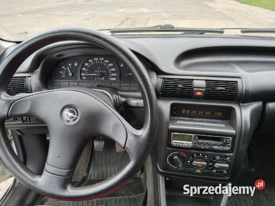 Opel Astra 14 benzyna 60 1998r śląskie