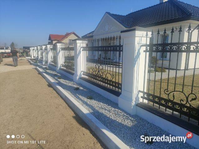 Orginalne Nieprzecietne Dworkowe z RamkąBetonowe Opole