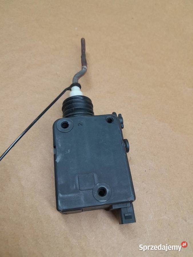 BMW E36 siłownik zamka klapy bagażnika 67111 387 Tomaszów Mazowiecki