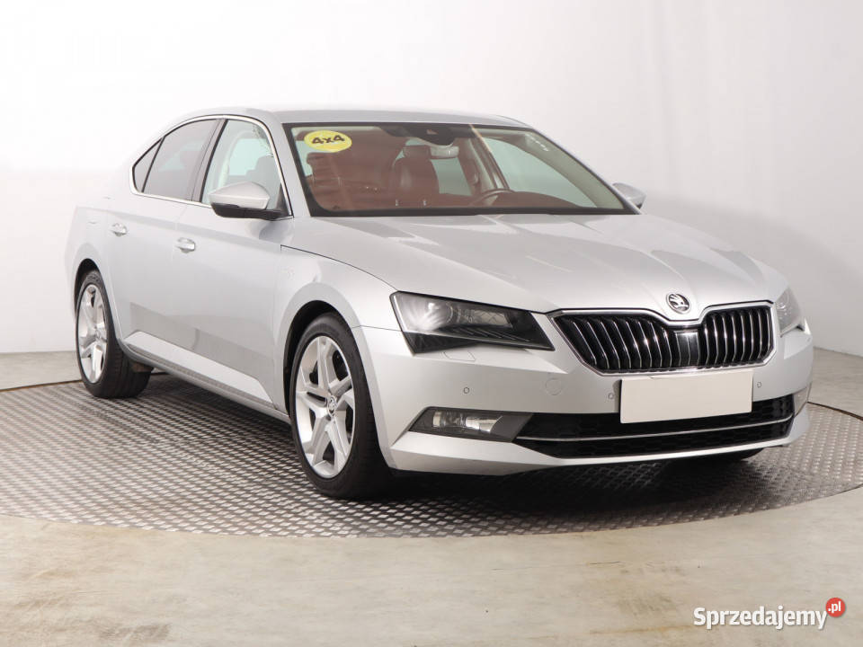 Skoda Superb 20 TDI reflektory ksenonowe