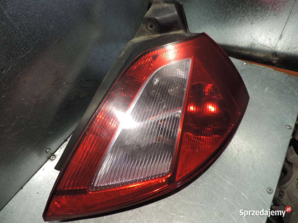 LAMPA PRAWY TYŁ RENAULT MEGANE 2 HB osobowe małopolskie Nowy Sącz