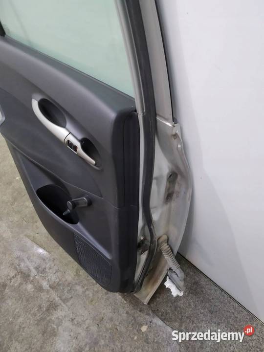 DRZWI LEWY TYŁ Toyota Auris I 20062012 świętokrzyskie
