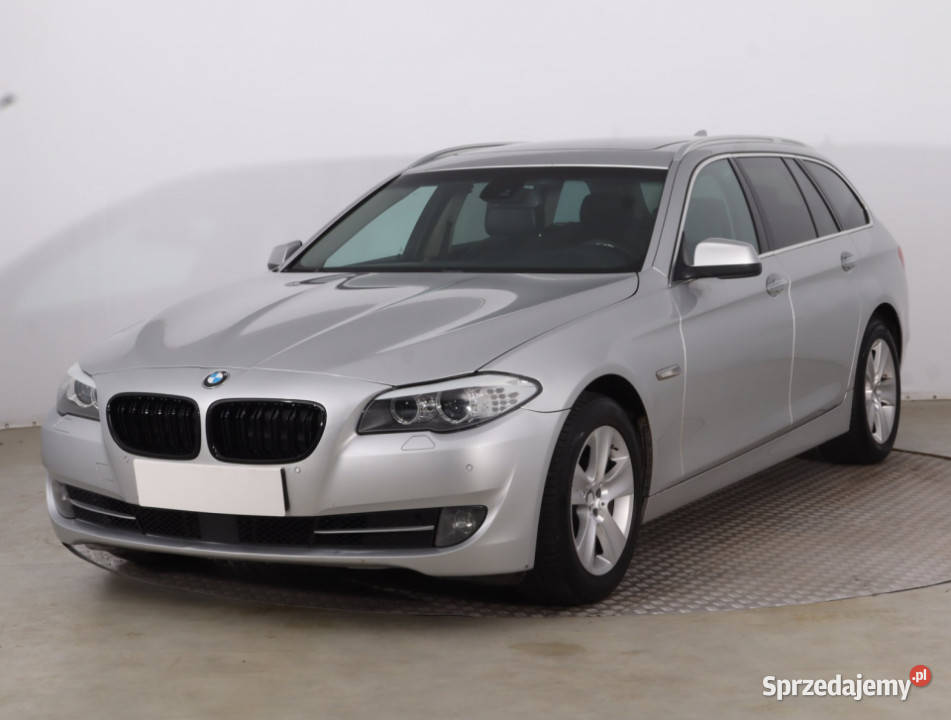 BMW 5 520d srebrny Seria 5 Piaseczno
