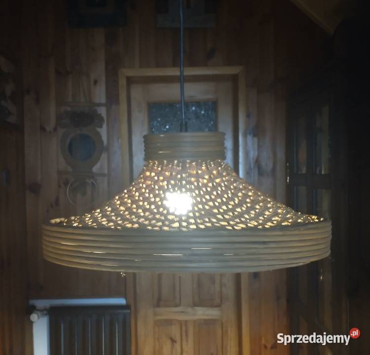 Lampa sufitowa z ubiegłego wieku wielkopolskie