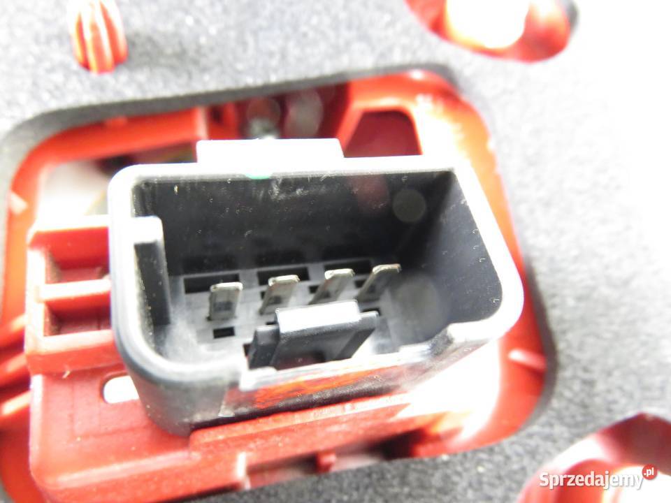 LAMPA PRAWA TYLNA VW PASSAT B6 3C2 SEDAN