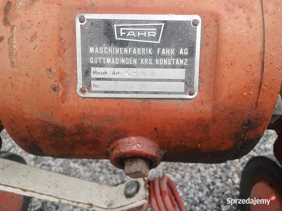 Pająk do siana Zgrabiarki i przetrząsacze Łagów