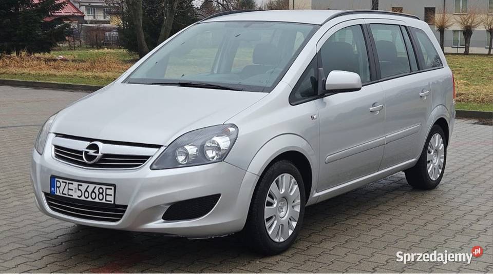 Opel Zafira 1.8 benzyna 2013 rok 7 osobowy Klima