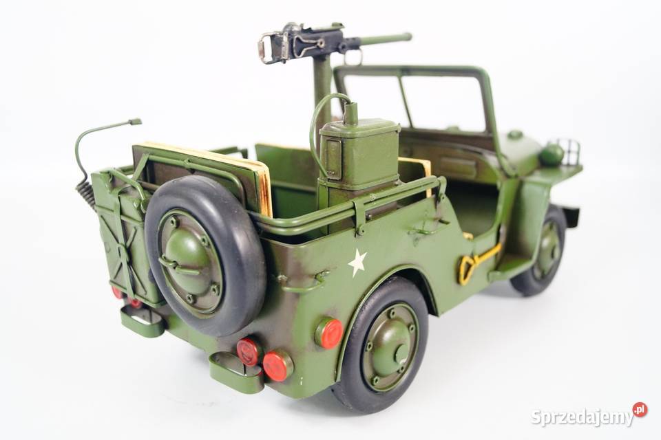 Metalowy pojazd wojskowy jeep rekwizyt dekoracja wielkopolskie Gizałki