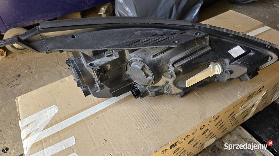 LAMPA PRZEDNIA HYUNDAI I30 III SOCZEWKA Lampy przednie