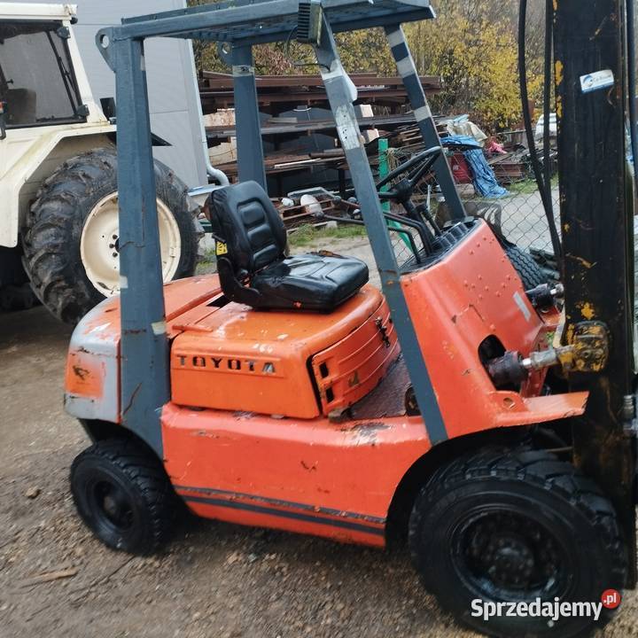 Wozek widlowy uszkodzony Toyota diesel Boronów