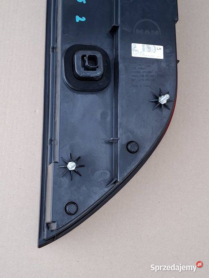 MAN LIONS COACH LAMPA LEWA TYLNA LEWY TYŁ Bieleń