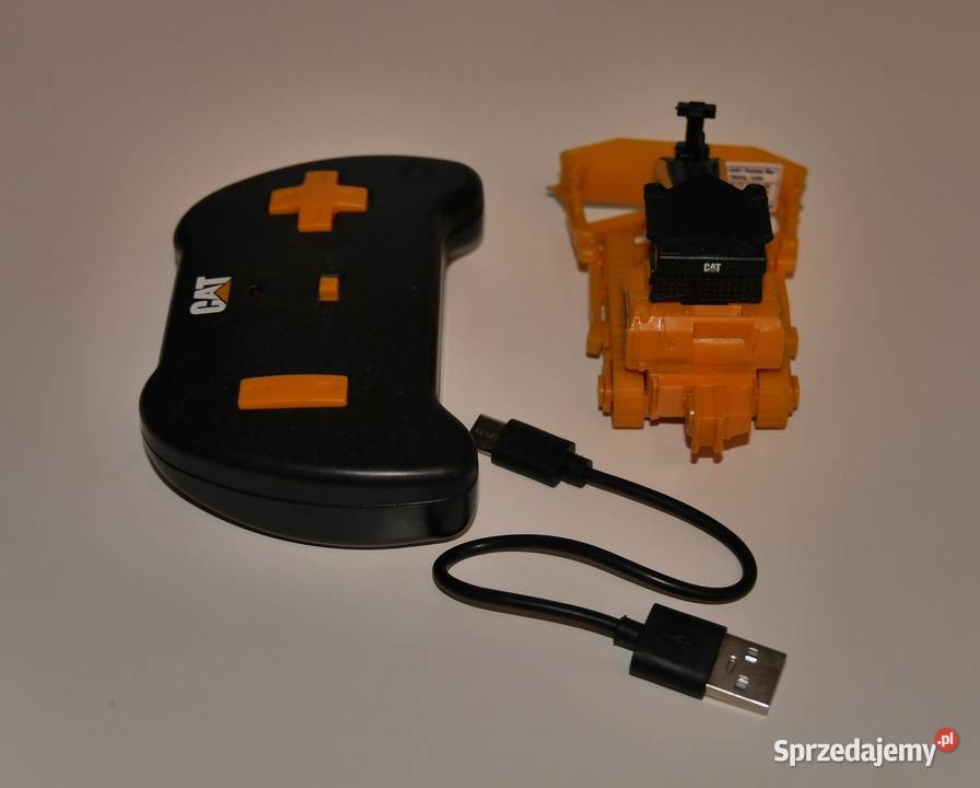 Carrera 37026002 164 RC CAT D7E Bulldozer