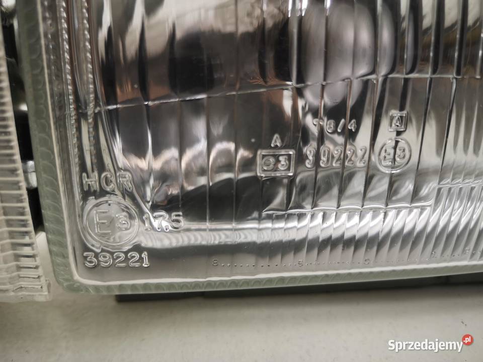 LAMPA PRAWY PRZÓD ALFA ROMEO 33 19831993 MAGNETI