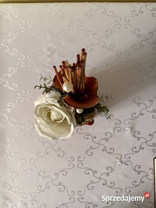 Kompozycja Kwiatowa w Ceramicznej Donicy Rojek czerwony sprzedam