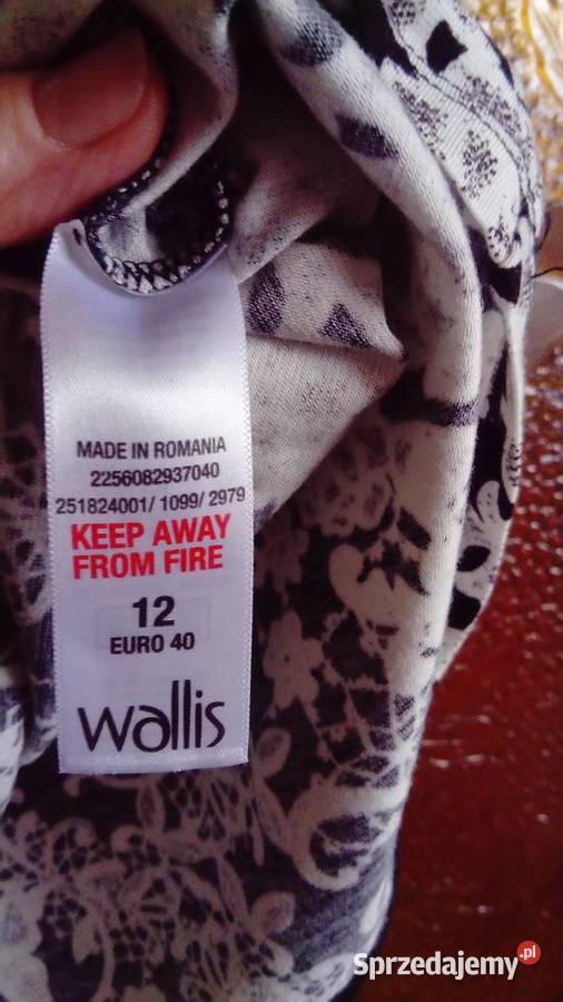 ładna bluzeczka króciutki rękawek firmy Wallis krótki sprzedam