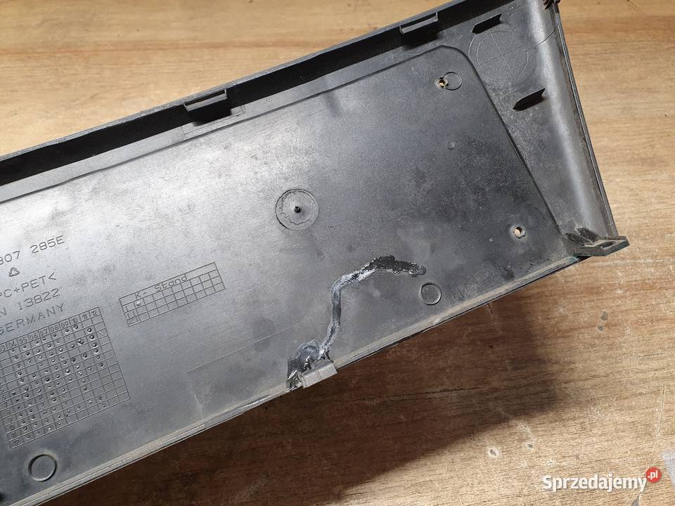 AUDI A6 C6 RAMKA PODSTAWA TABLICY REJESTRACYJNEJ osobowe Karoseria