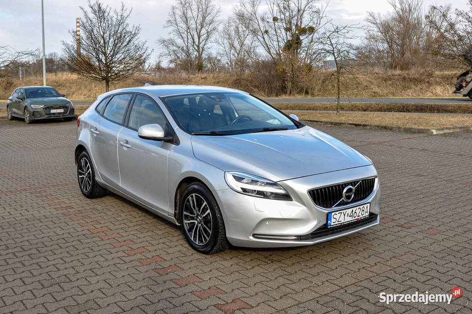 Volvo V40 20d Automat Lift 2019 r Wrocław