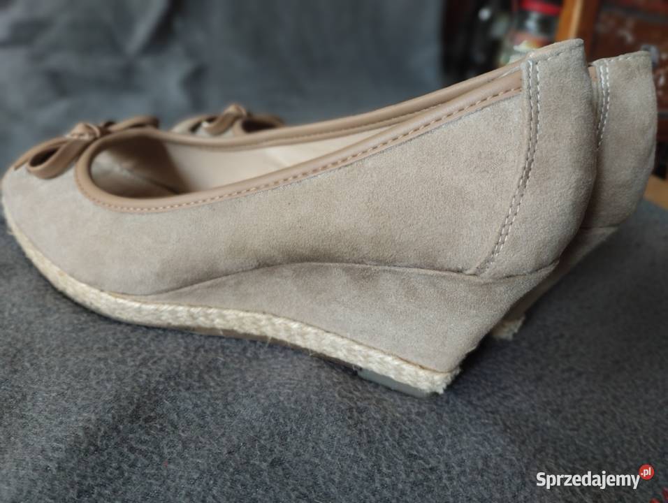 Półbuty beżowe na koturnie firmy Jenny Fairy Łódź