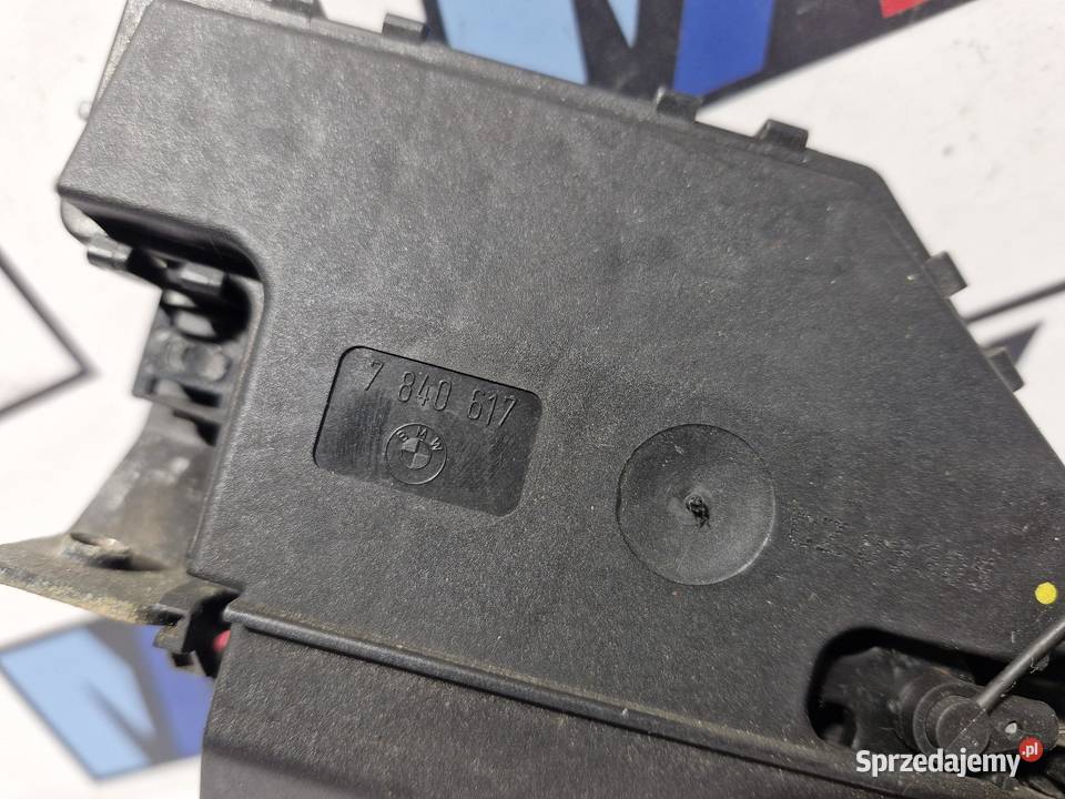 6906619 BMW E60 E61 SKRZYNKA BEZPIECZNIKÓW osobowe sprzedam