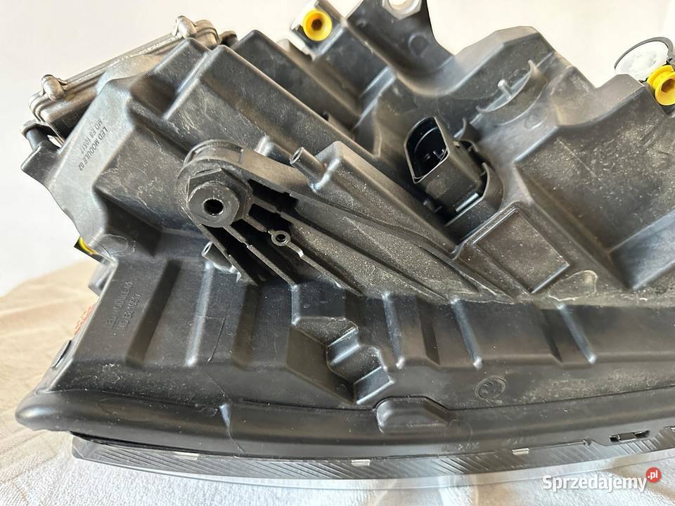 Skoda Kamiq Lampa Prawa Przód Full Ful LED osobowe