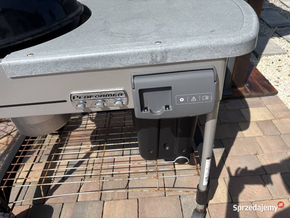 Grill Weber węglowy odpalany na gaz Konin