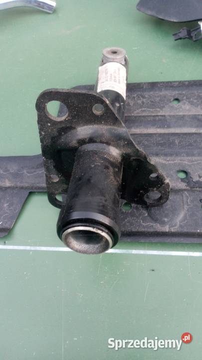 AUDI A4 B5 ODBÓJ ZDERZAKA dystans 8D0807134A łódzkie Złoczew