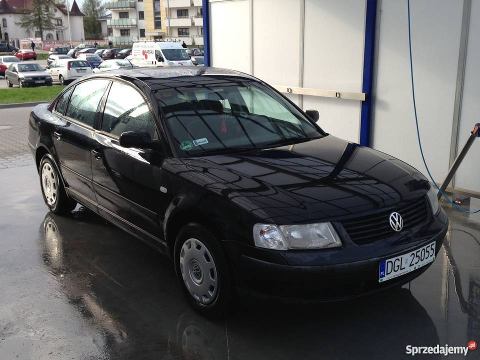 Ładny czarny Passat Warszawa