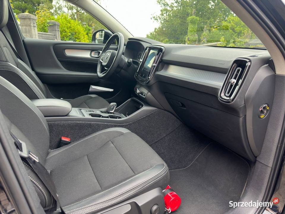 2019 Volvo XC40 15 T3 Momentum Warszawa