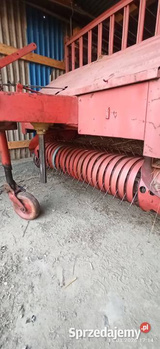 Przyczepa samozbierająca Przyczepy rolnicze Wysoka