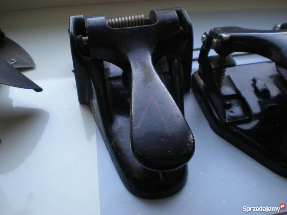 Zabytkowy stylowy ciężki dziurkacz biurowy zachodniopomorskie Barlinek