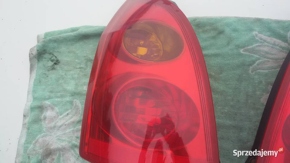 lampy tylne Nissan Primera P12 kombi sprzedam