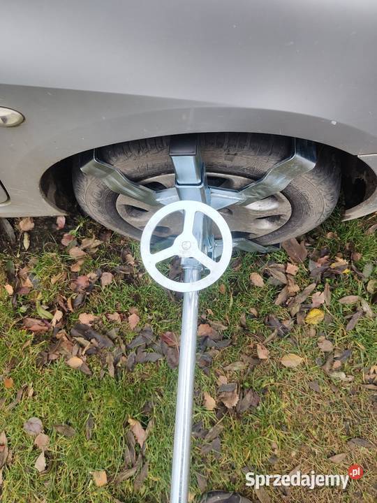 Szarpak sprawdzania luzów w zawieszeniu Skrzebowa