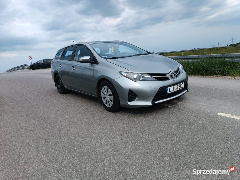 Toyota Auris 2015 14 D4D Salon Polska centralny zamek Lublin