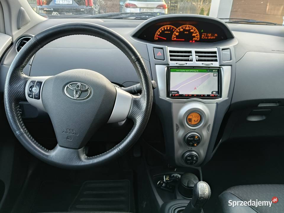 Toyota Yaris 18T133 nawigacja Kraków