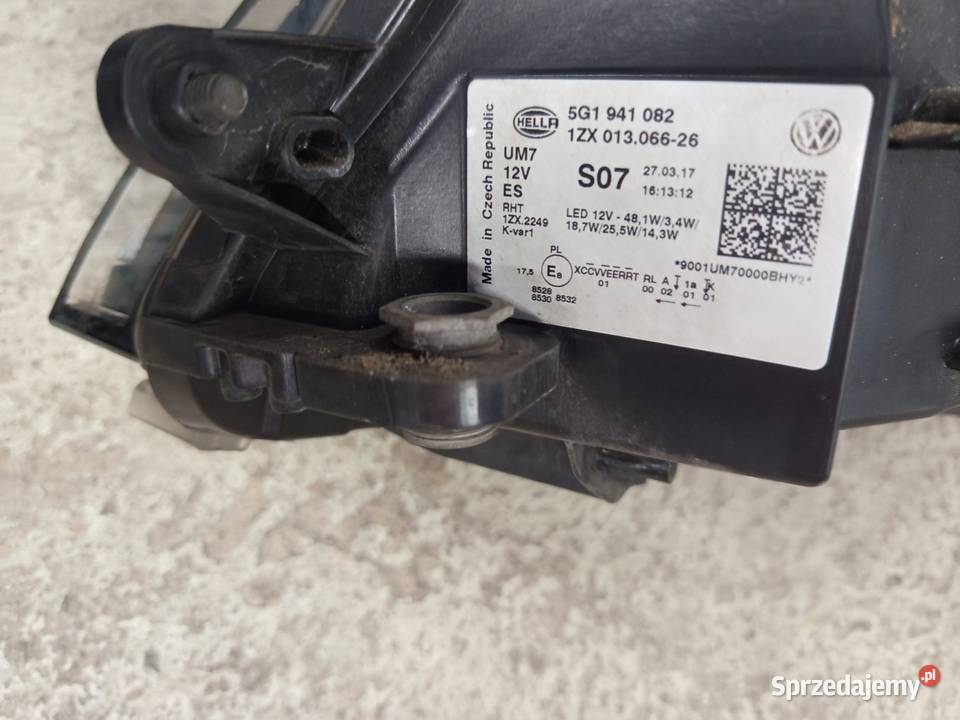 Reflektor prawy golf 7 lift full LED orginal