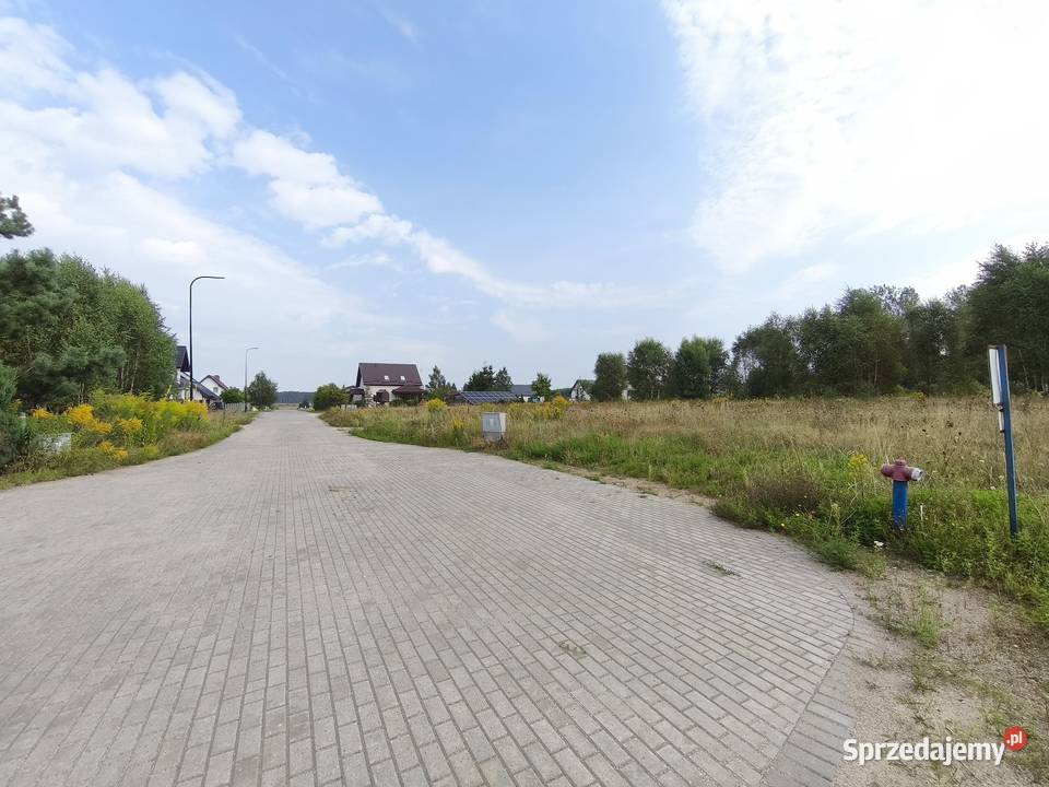 Działka na wsi z miejskimi udogodnieniami 1019m2 sprzedam