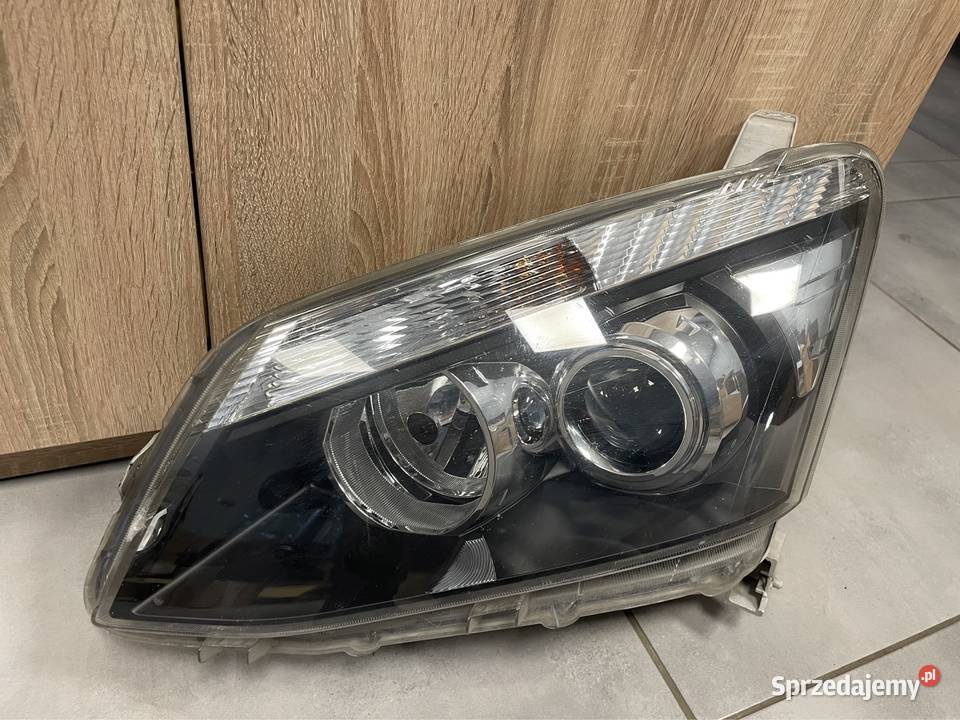 Isuzu D reflektor przód L R Kozubszczyzna sprzedam
