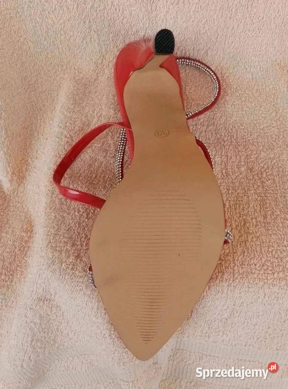 Szpilki czerwone lakierowane rozmiar 39 impreza Garwolin