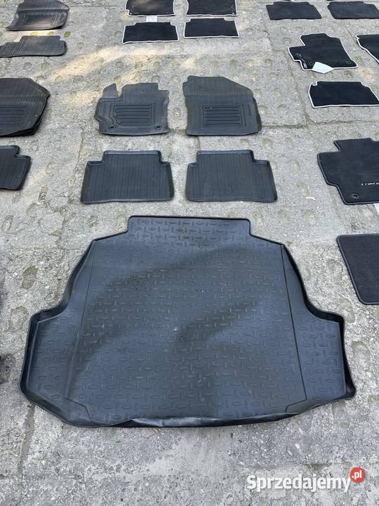 Toyota Corolla Sedan Kombi dywaniki gumowe mata Gdańsk